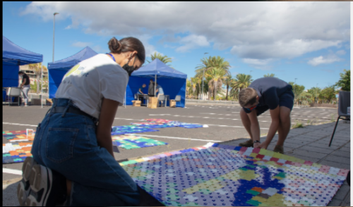 The largest mural made of useless writing instrument material.