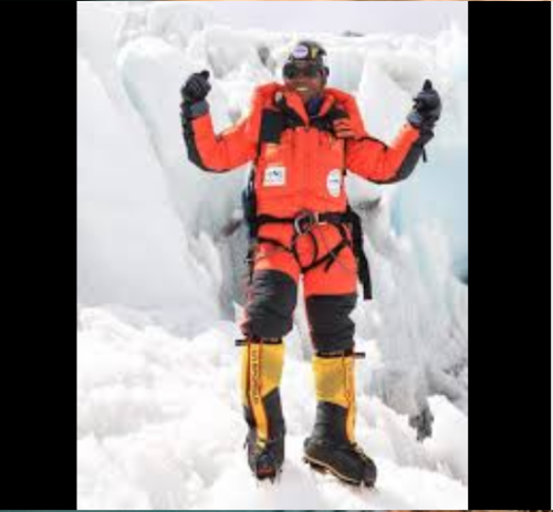 THE MAN WHO HAS CLIMBED MOUNT EVEREST MOST TIMES (24)