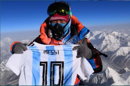 THE MAN WHO HAS CLIMBED MOUNT EVEREST MOST TIMES (24)