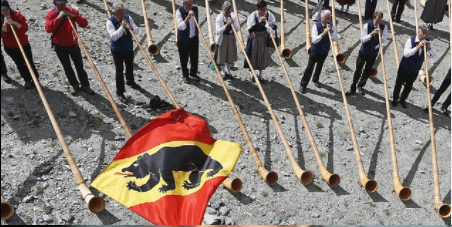 THE GREATEST NUMBER OF MUSICIANS PLAYING THE ALPINE HORN.1