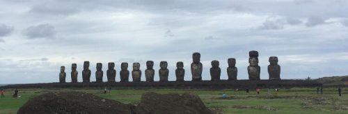 THE LONGEST MOAIS LINE IN THE WORLD.