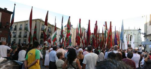 The biggest number of different flags that flew in the wind at the same time