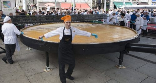 The largest Spanish Omelette (tortilla de patata)