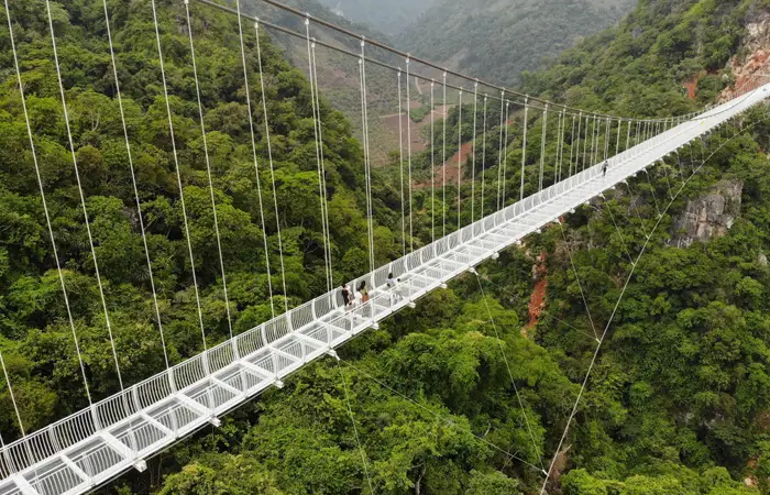 image 47 - THE LONGEST GLASS BRIDGE IN THE WORLD